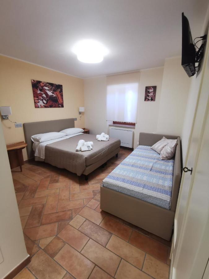 Lucyben Guesthouse Cascia Buitenkant foto